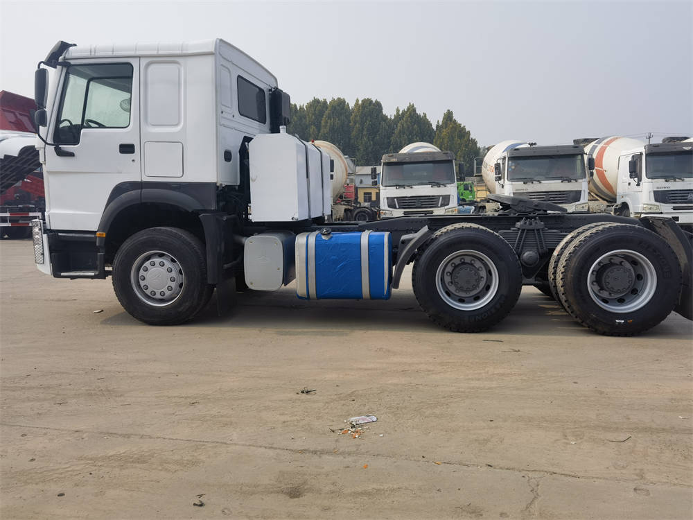 Howo V X Tractor Truck Sinotruk Dealer From China Manufacturer